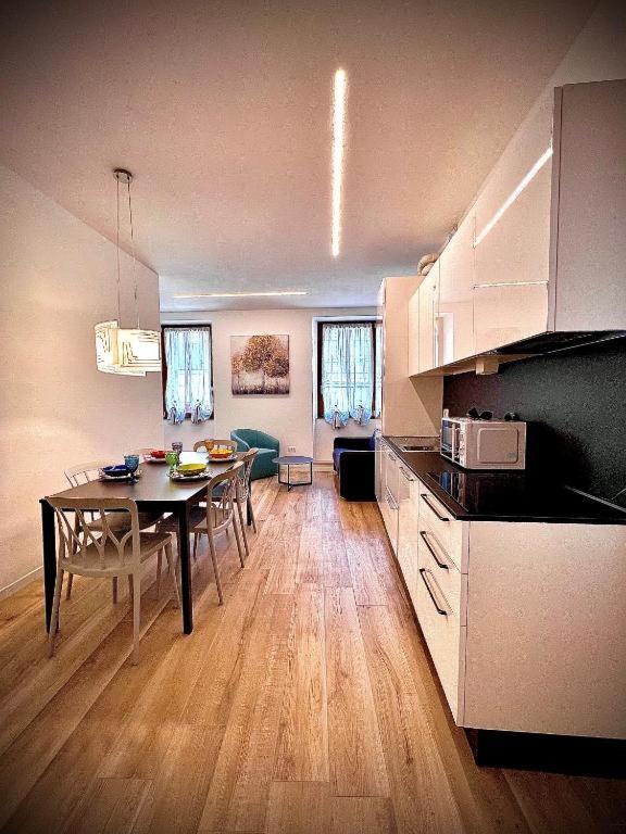 Welcome Traveller Amore Apartments Бардоліно Екстер'єр фото